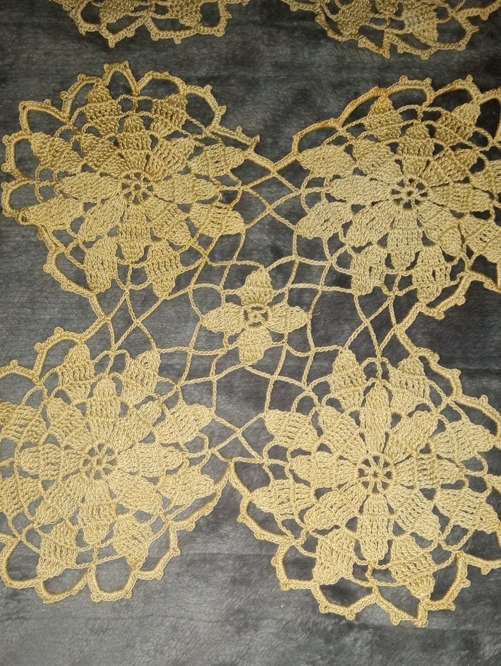 2 Vintage Handmade Crochet Doilies - Picture 3 of 6